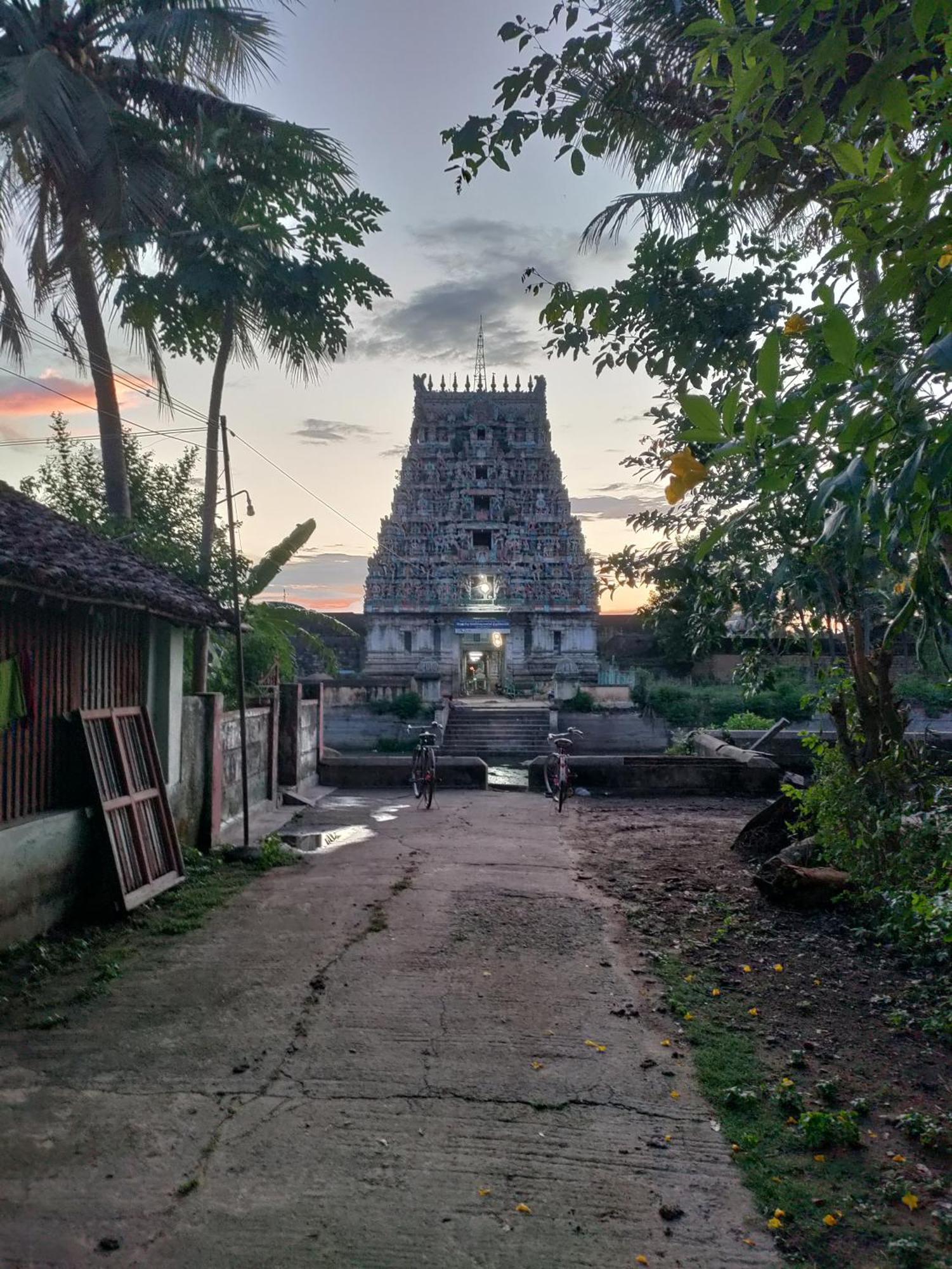 Mangala Heritage By Luxunlock Private Villas Tirukkannapuram Bagian luar foto